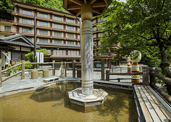 Kajika-no-yu hot spring in Tsuchiyu